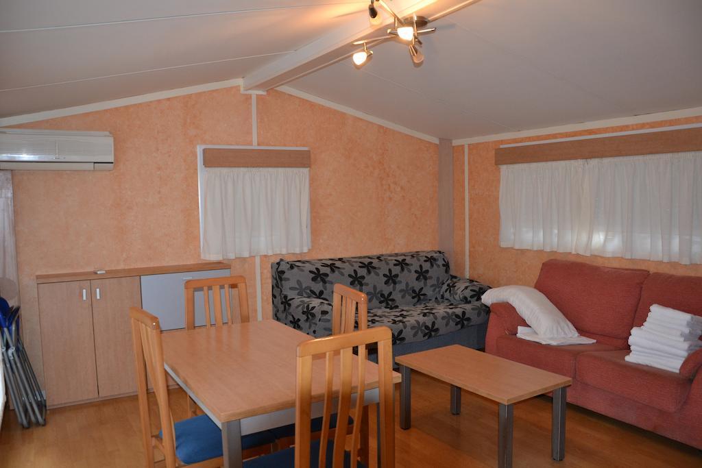 Camping Fuentes Blancas Burgo Eksteriør bilde